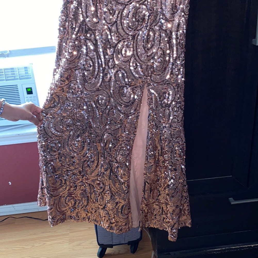 Women's Size 8P party dress with slit NEVER WORN